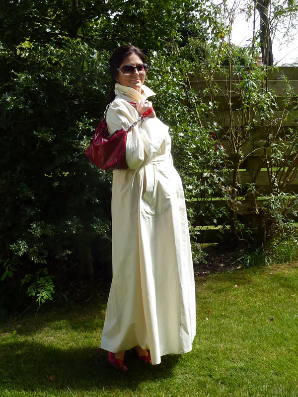 GINA MACKINTOSH IN CREAM NYLON-SILK - Image 3