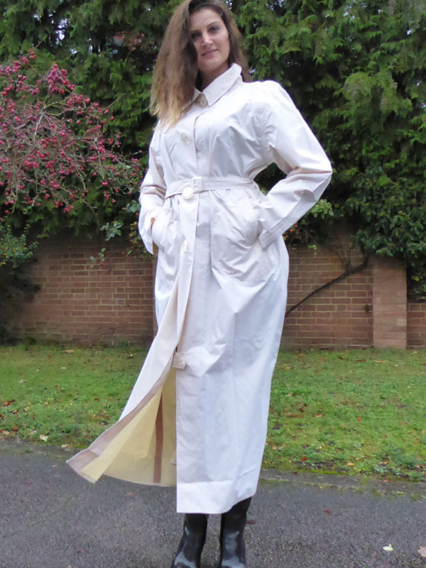 GINA MACKINTOSH IN CREAM NYLON-SILK - Image 8